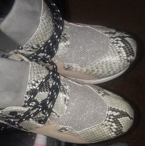 Bamboo snake print sneakers